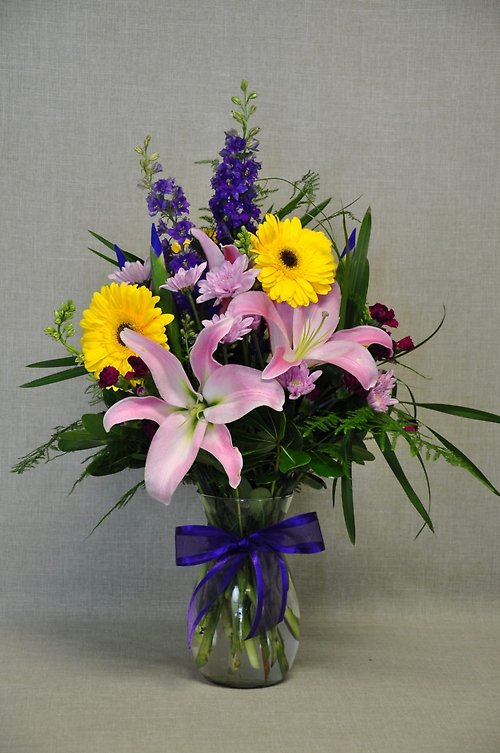 B1009 Asiatic Lilies & Mixed Flowers