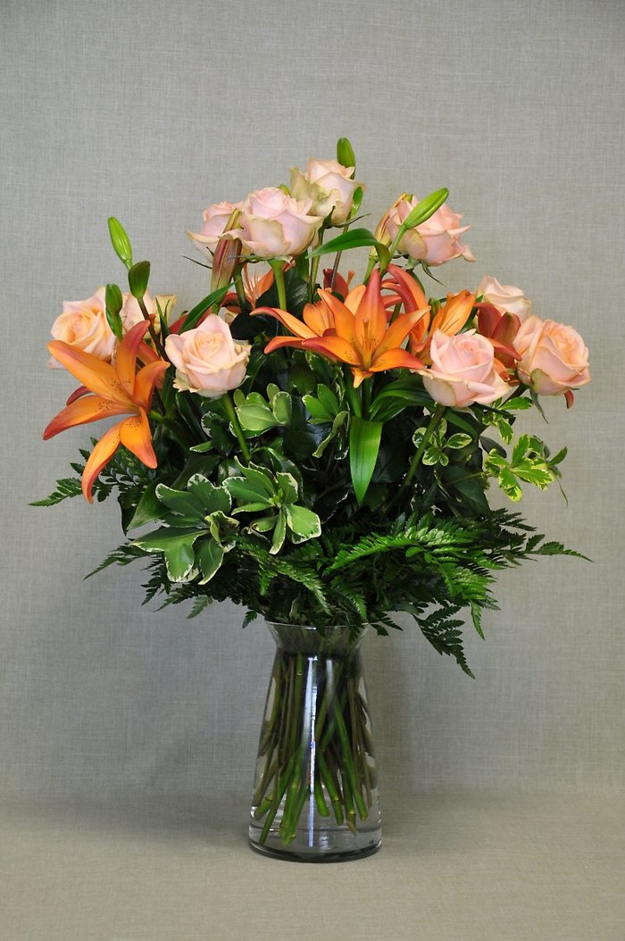 A1010 Dozen Roses & Asiatic Lilies