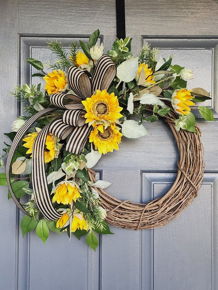 WR1001 Sunflower Field Wreath